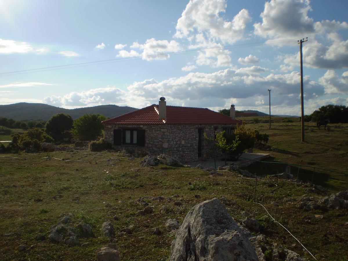 מלון Karyes Arachovitika Kalivia מראה חיצוני תמונה